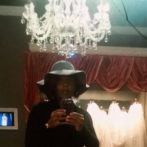 Meet your Posher, Adrienne